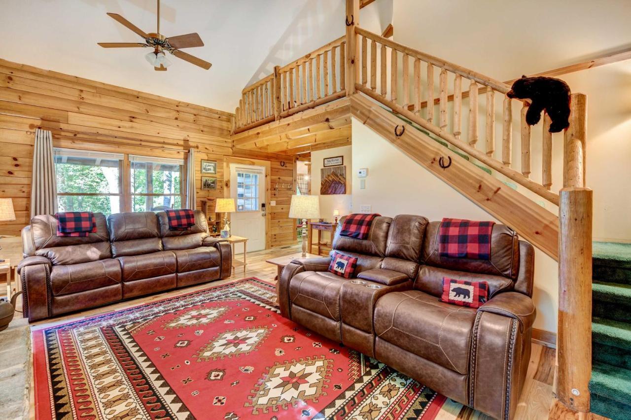 Waynesville Cabin With Covered Deck And Fire Pit! Lake Junaluska Экстерьер фото