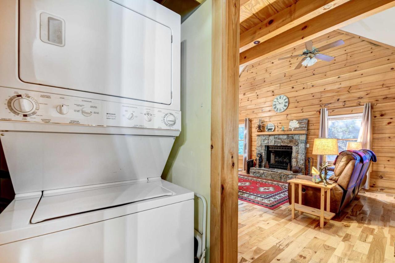 Waynesville Cabin With Covered Deck And Fire Pit! Lake Junaluska Экстерьер фото