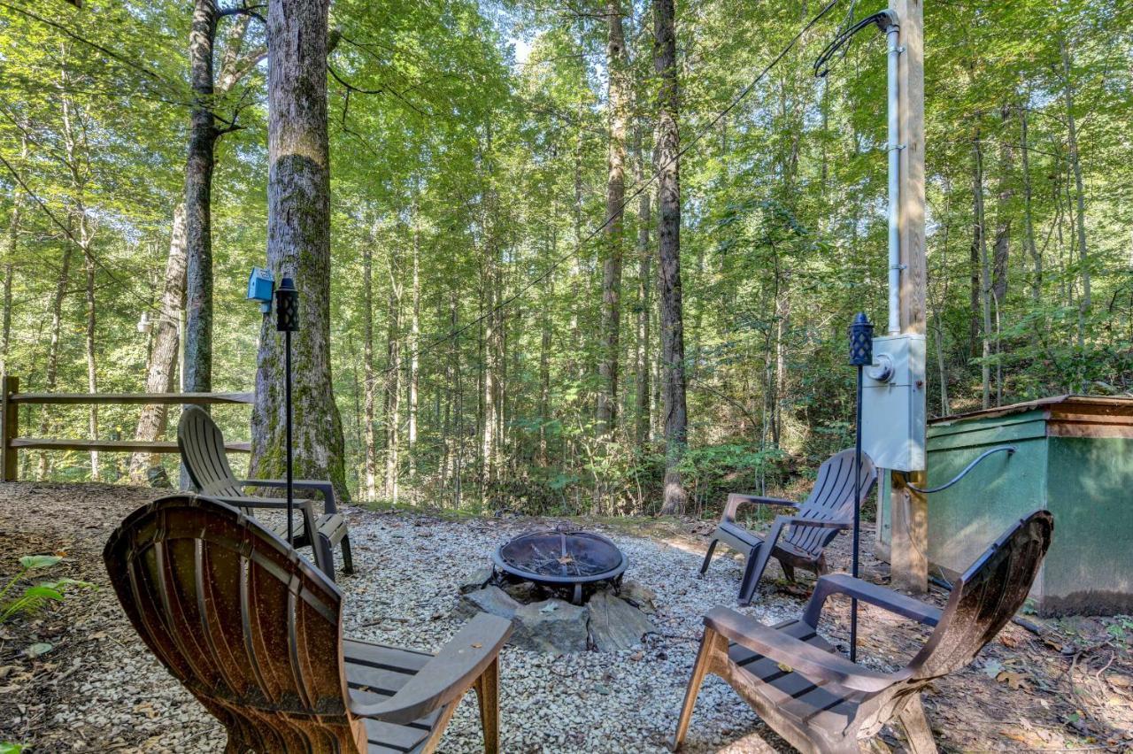 Waynesville Cabin With Covered Deck And Fire Pit! Lake Junaluska Экстерьер фото